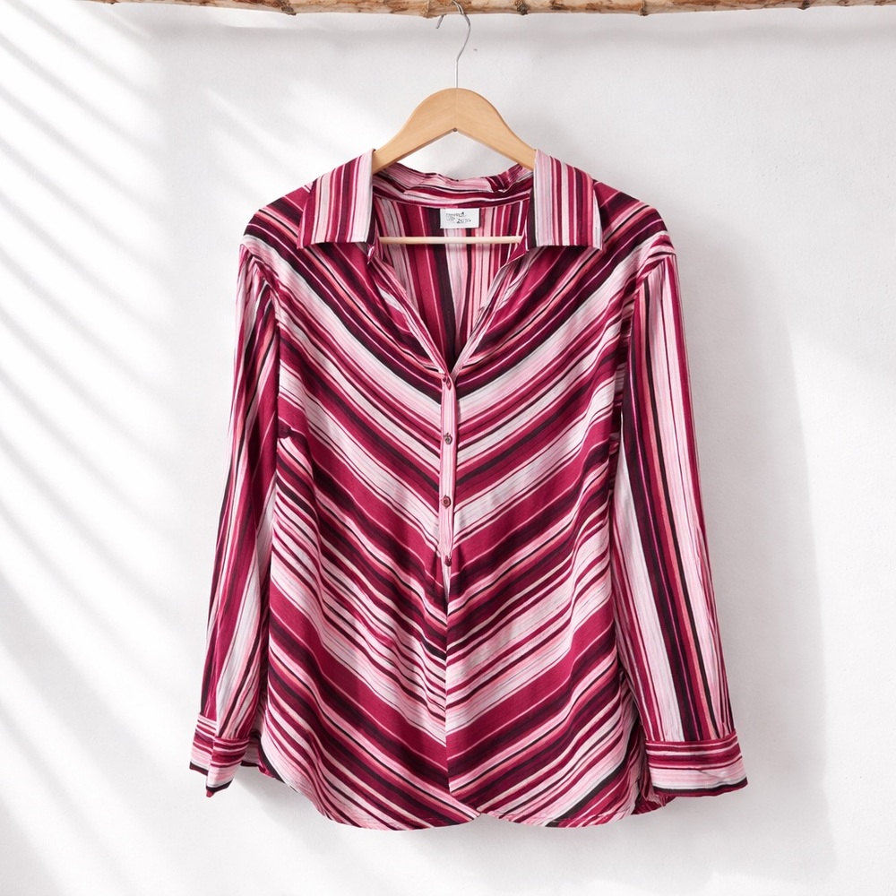 Studio 1940 Size 18/20 Polyester Spandex Stripe Button Down Shirt